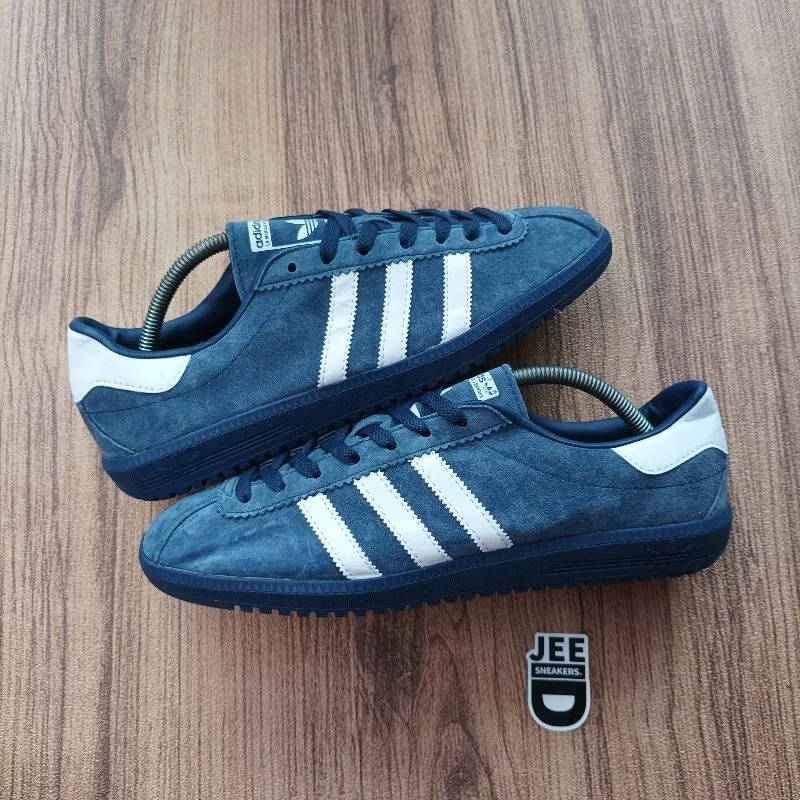 Adidas Indie Casual Sneakers Pria white navy