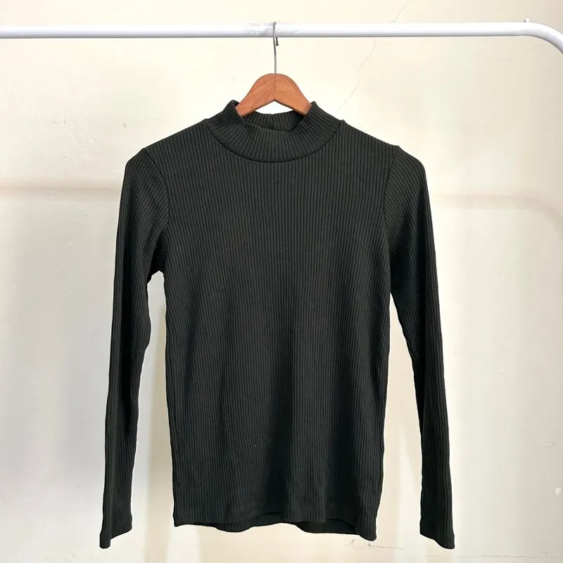 Uniqlo Casual Crop top Wanita green photo 1