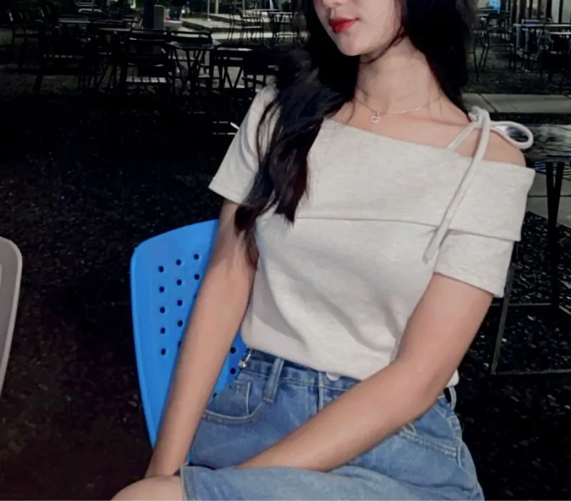 Minimalist Wanita cream photo 1