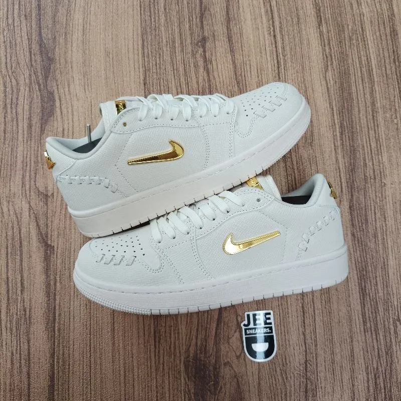 Nike Air Jordan Luxury Casual Sneakers Wanita gold white photo 1