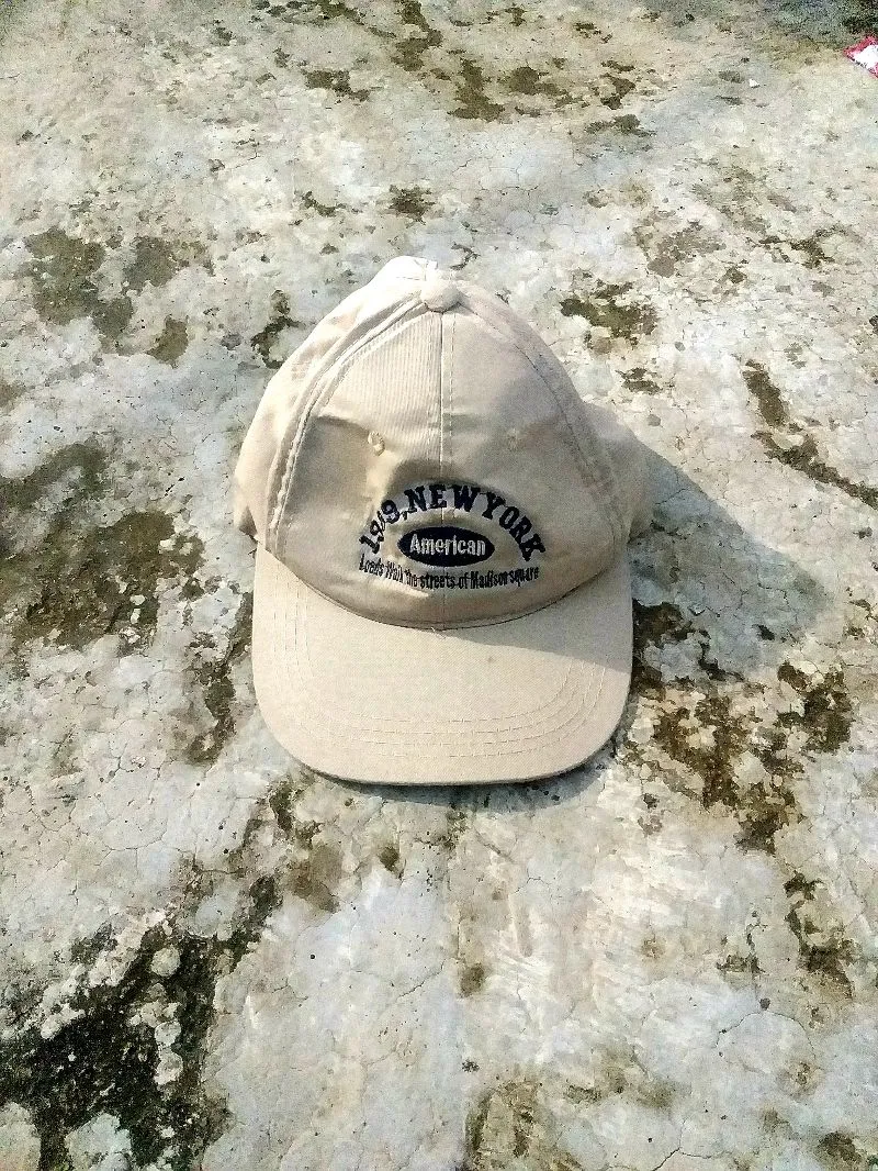 Streetwear Skater Hat Pria cream photo 1