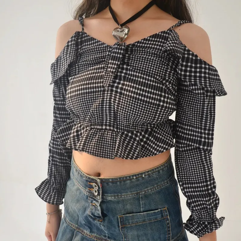 H&M Y2K Crop top Wanita white black photo 1