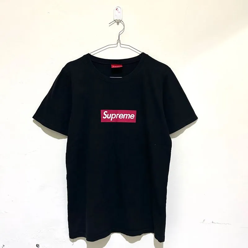 Supreme Vintage T-shirt Pria red black photo 1