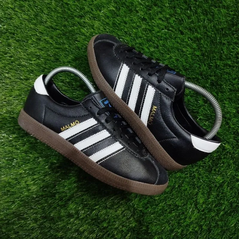 Adidas Casual Sneakers Pria white black Preloved