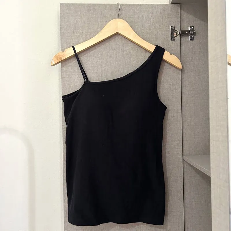 Uniqlo Coquette Cami top Wanita black photo 1