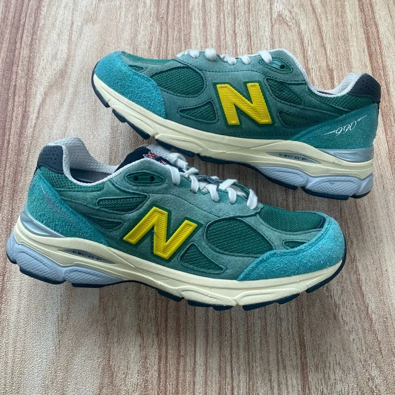 New Balance Casual Sneakers Pria green photo 1