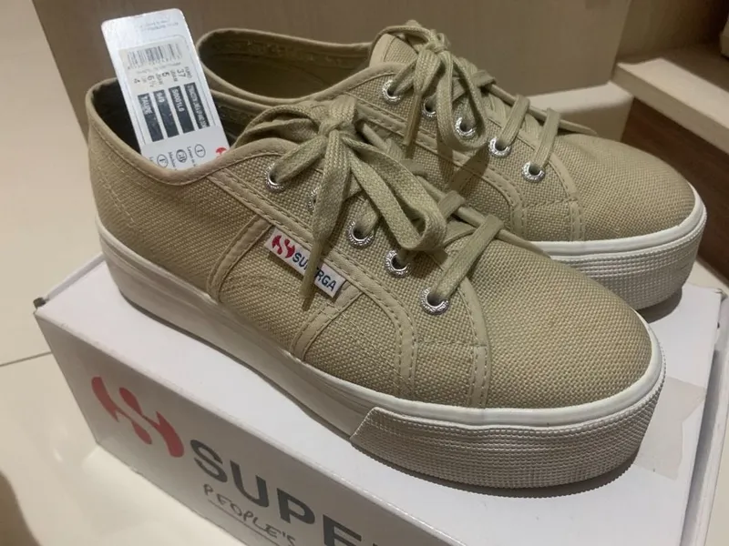 Minimalist Casual Sneakers Wanita white tan photo 1