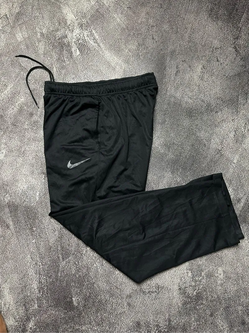 Nike Sportswear Sweatpants & Joggers Pria black photo 1