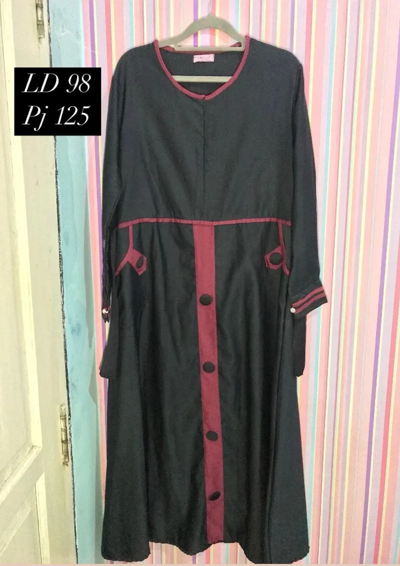 Minimalist Muslim Other Wanita burgundy black photo 1