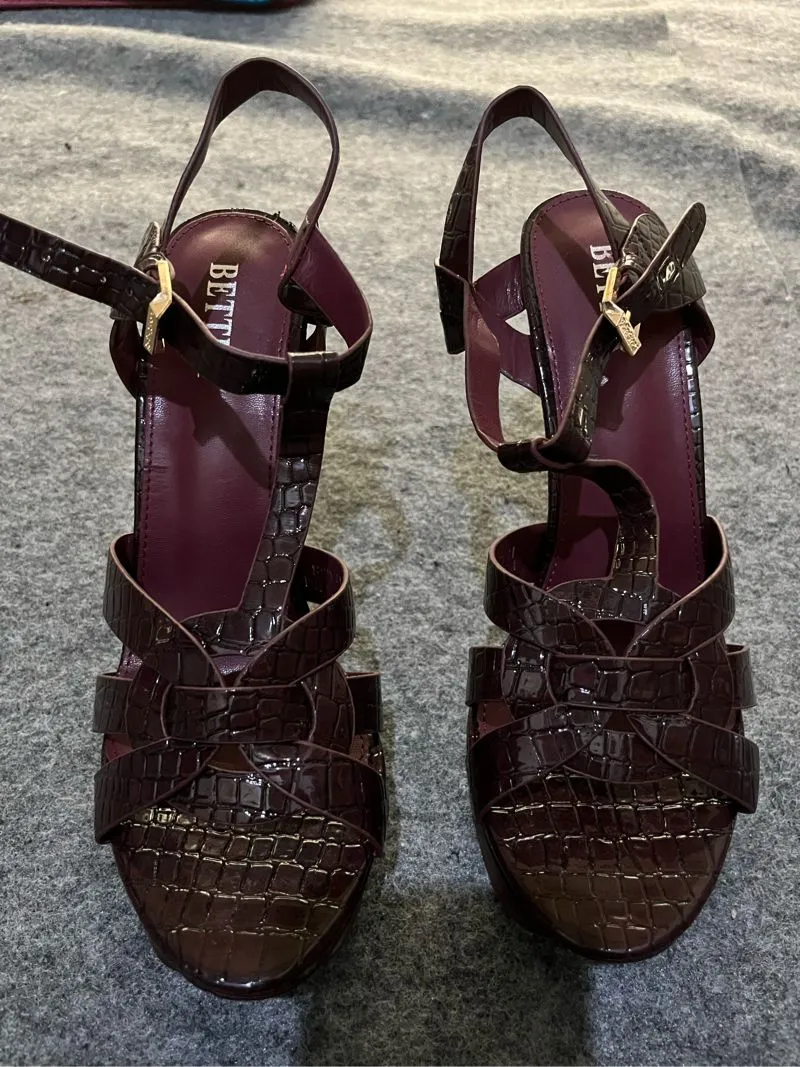 Coquette Heels Wanita burgundy photo 1