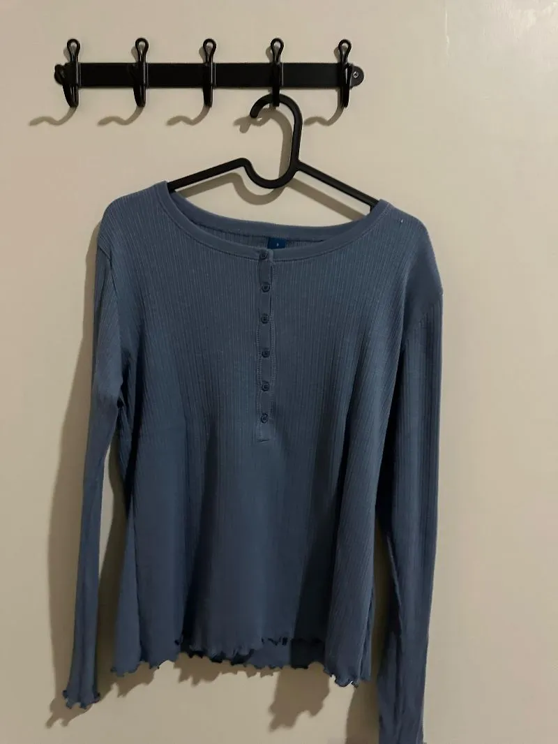 Old Navy Casual T-shirt Wanita navy blue photo 1