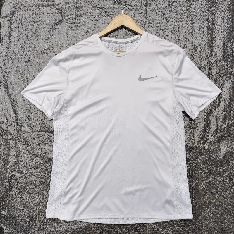 Nike Sportswear Jersey Pria white photo 1