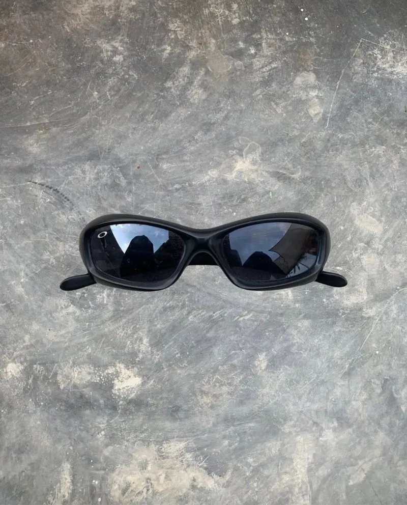 Oakley Y2K Gorpcore Sunglass Pria black gray photo 1