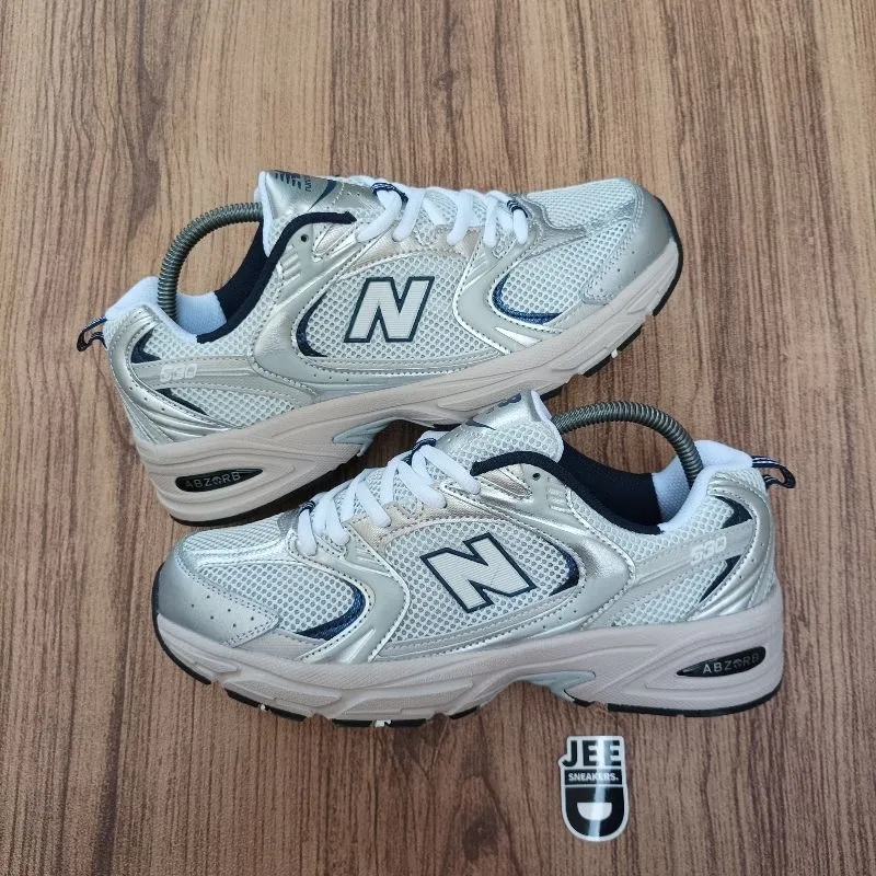 New Balance Sportswear Casual Sneakers Pria white navy photo 1