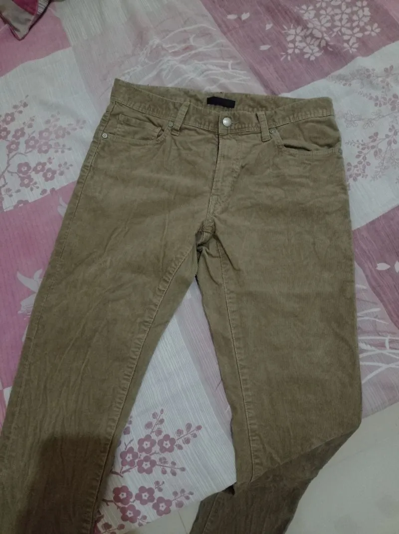 Uniqlo Streetwear Casual Pria tan brown photo 1