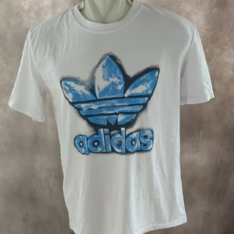 Adidas Streetwear Casual T-shirt Pria white photo 1