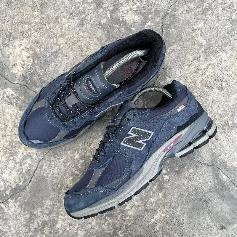 New Balance Streetwear Sneakers Pria navy photo 1