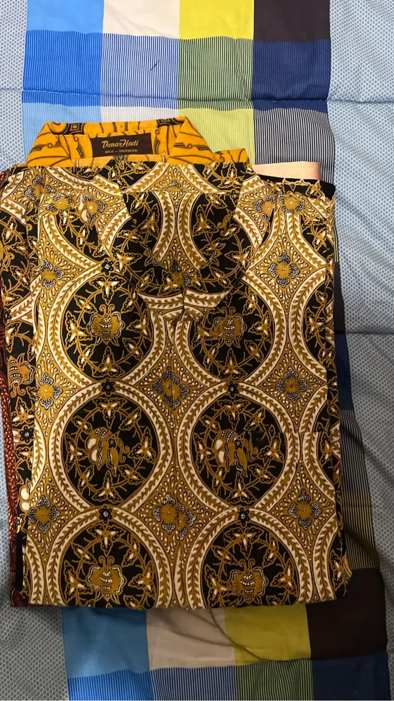 Batik Formal shirt Pria burgundy tan photo 1