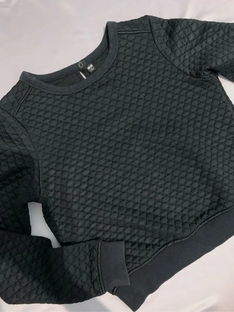 Uniqlo Minimalist Casual Sweater Wanita black photo 1