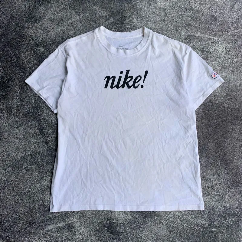 Nike Sportswear T-shirt Pria white photo 1