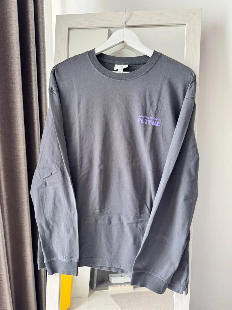 H&M Streetwear Casual T-shirt Pria gray photo 1