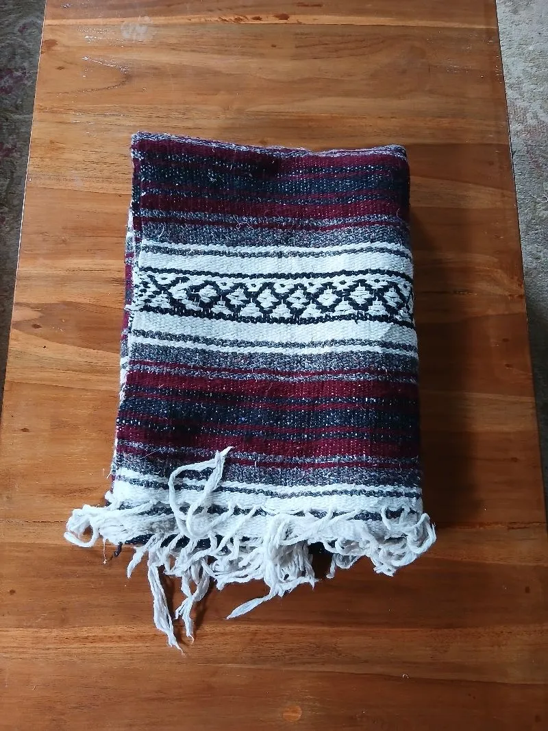 Vintage Pakaian adat Pria burgundy photo 1