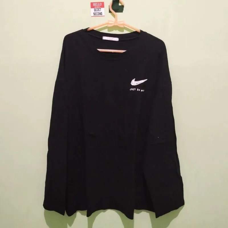 Nike Casual T-shirt Wanita black photo 1