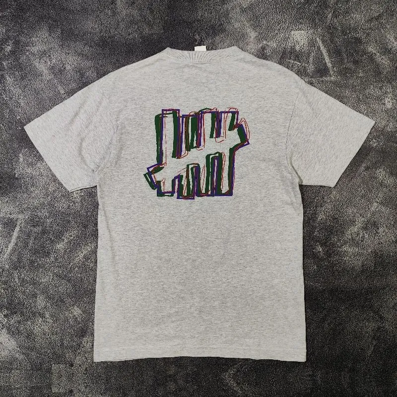 Undefeated Streetwear T-shirt Pria gray photo 1