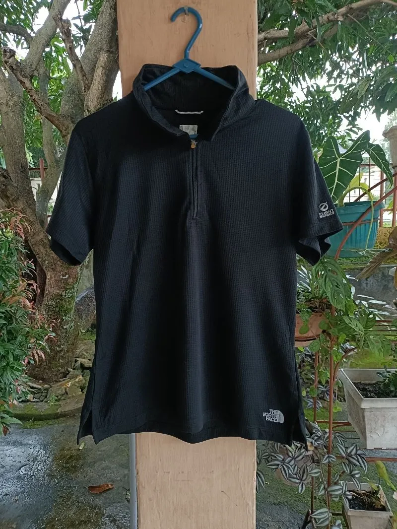 The North Face Sportswear T-shirt Wanita black photo 1