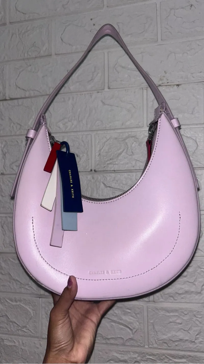Charles and Keith Casual Shoulder bag Wanita purple photo 1