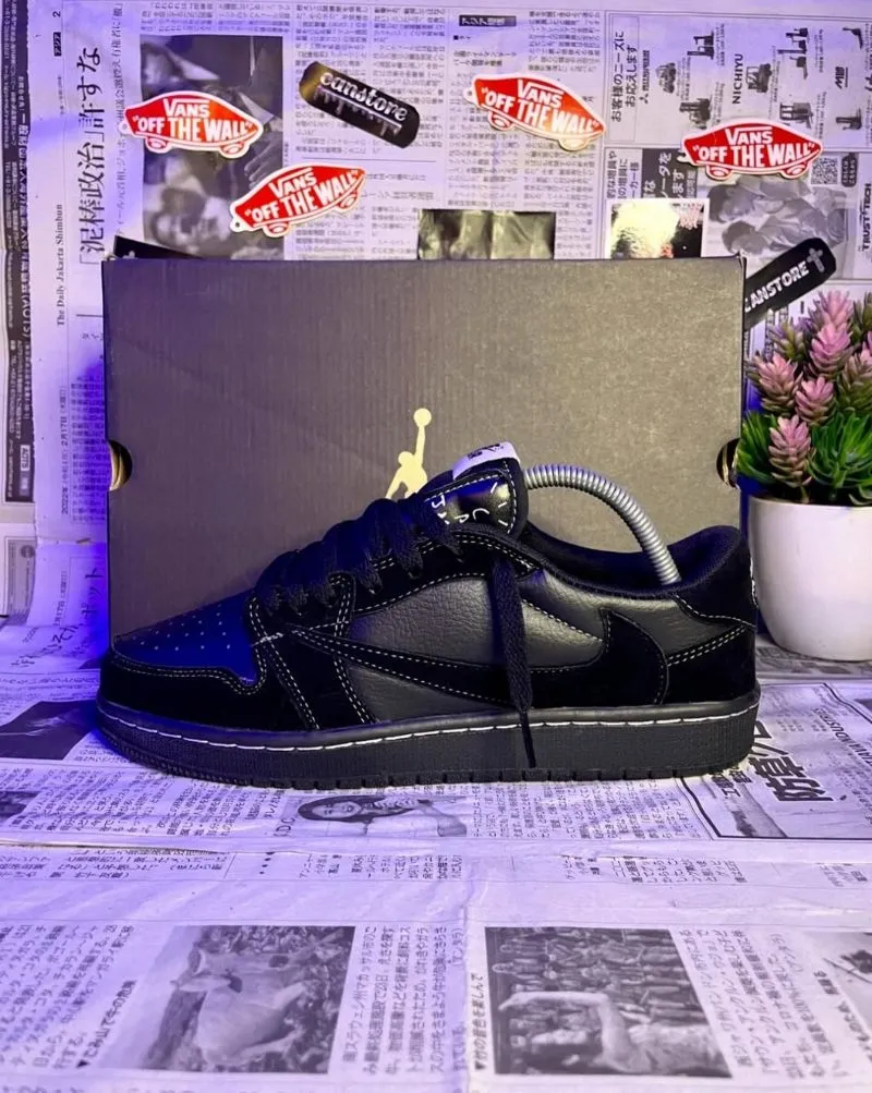 Nike Streetwear Sneakers Pria black photo 1
