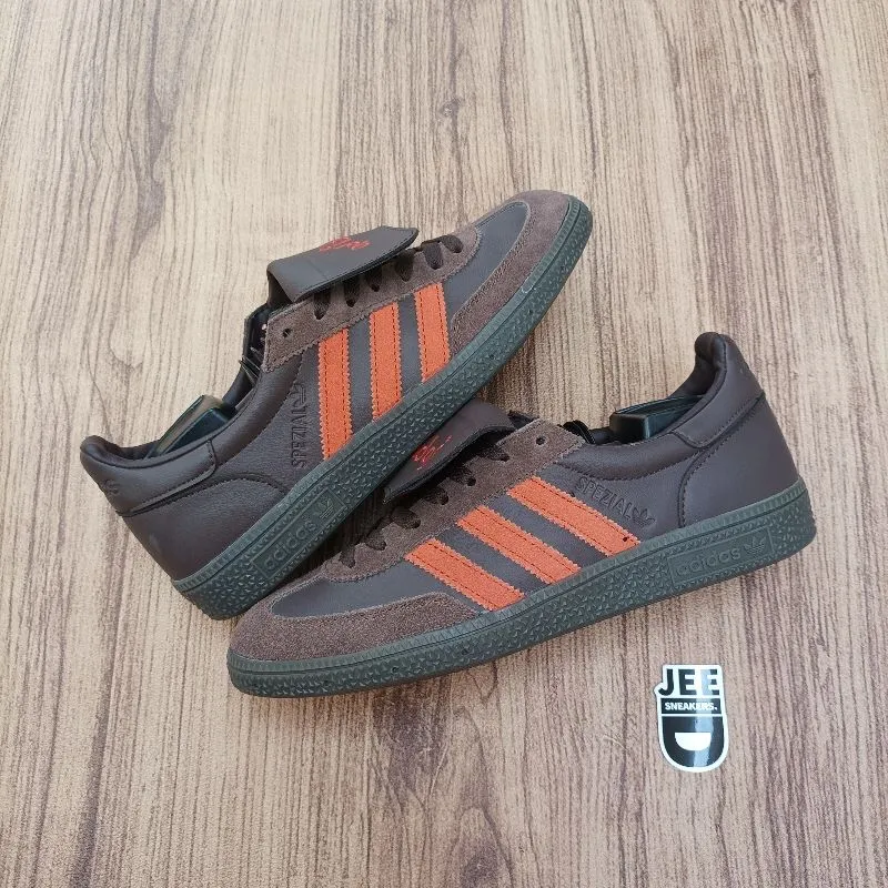 Adidas Casual Sneakers Pria brown photo 1