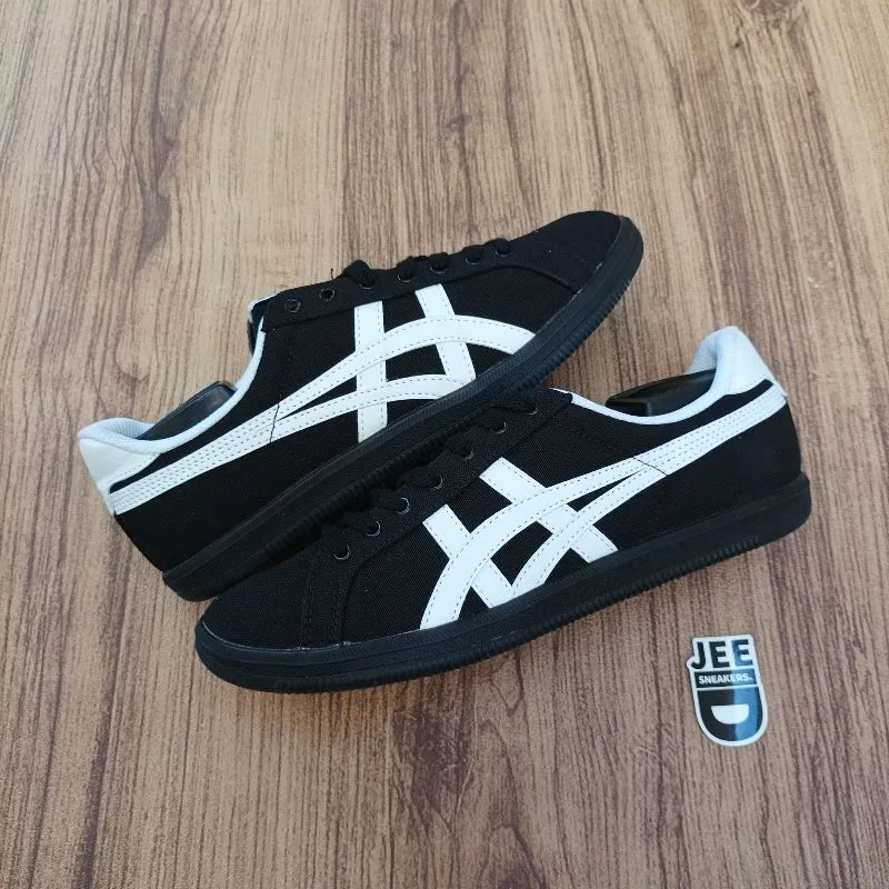 Onitsuka Tiger Casual Sneakers Pria white black photo 1