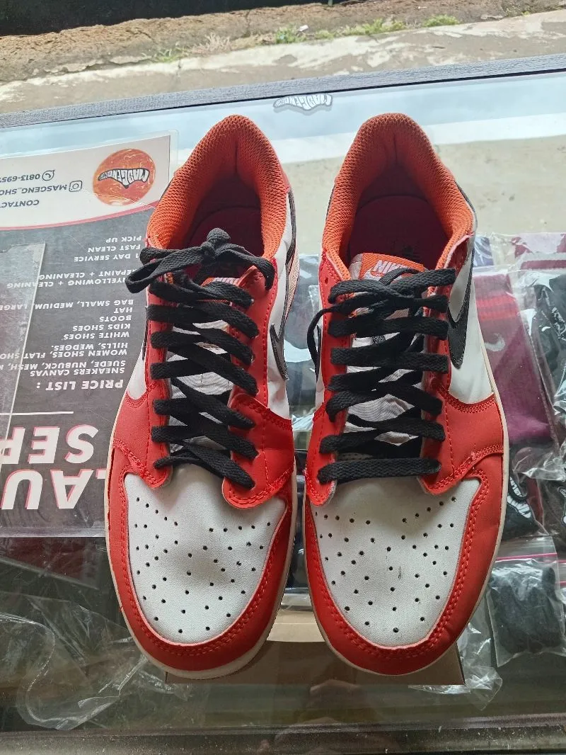 Nike Streetwear Sneakers Pria white orange photo 1