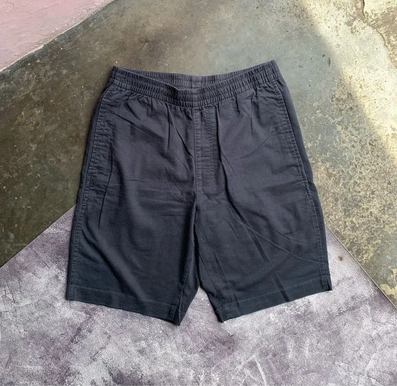Uniqlo Minimalist Short Pria black photo 1
