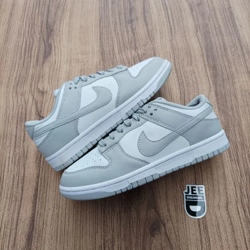 Nike Casual Sneakers Wanita white gray photo 1