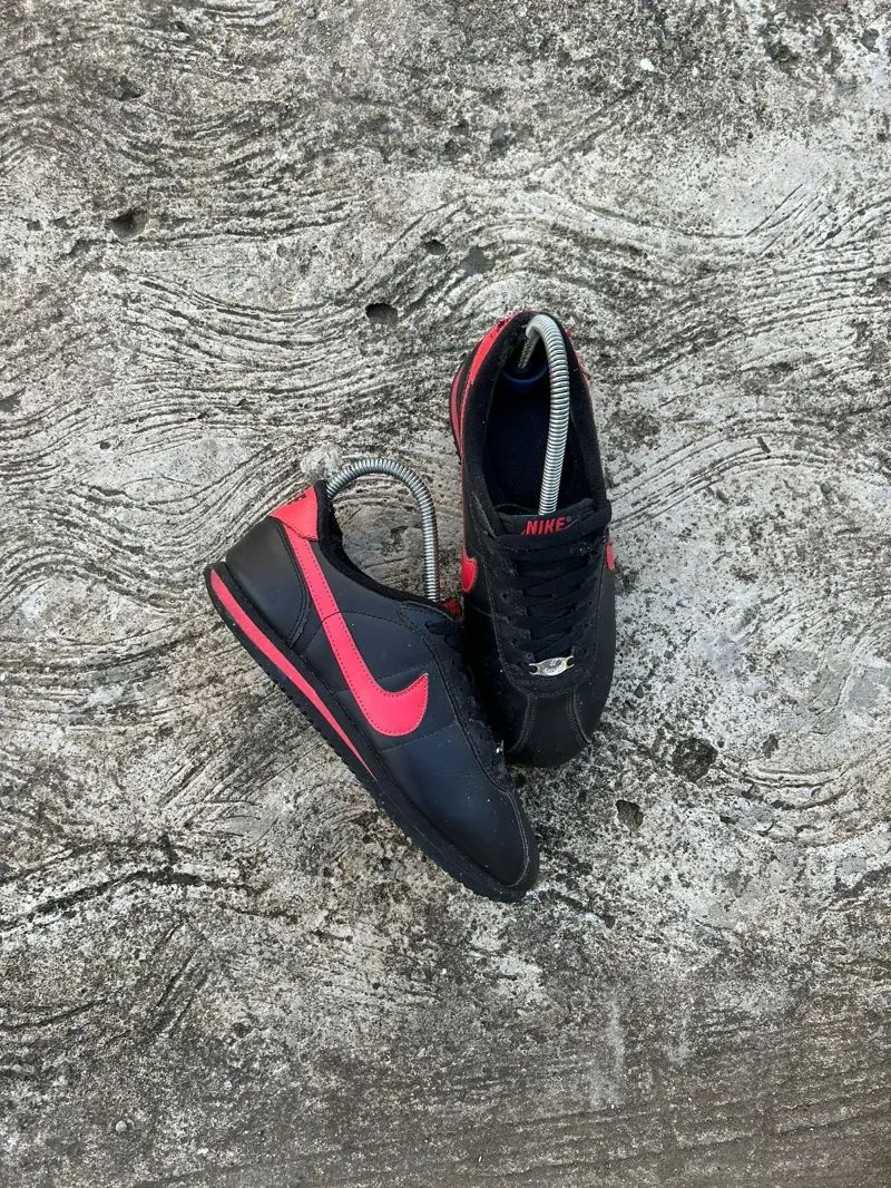 Nike Casual Sneakers Pria red black photo 1
