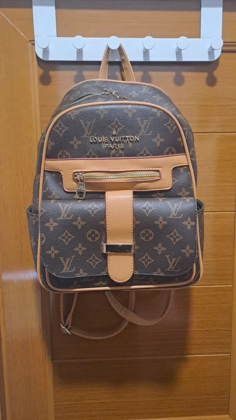Louis Vuitton Minimalist Casual Backpack Wanita brown photo 1