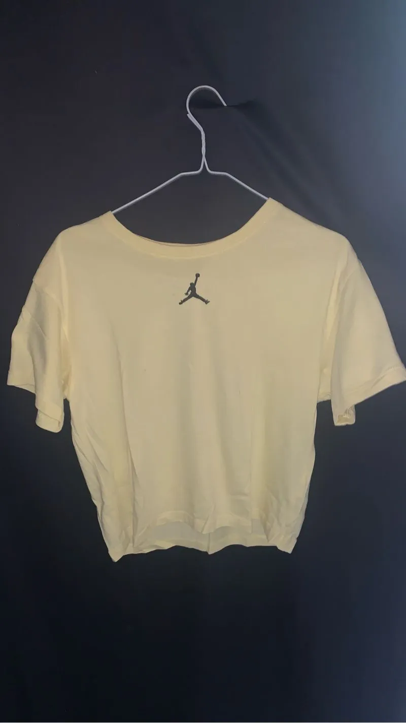 Nike Air Jordan Sportswear Crop top Wanita yellow photo 1