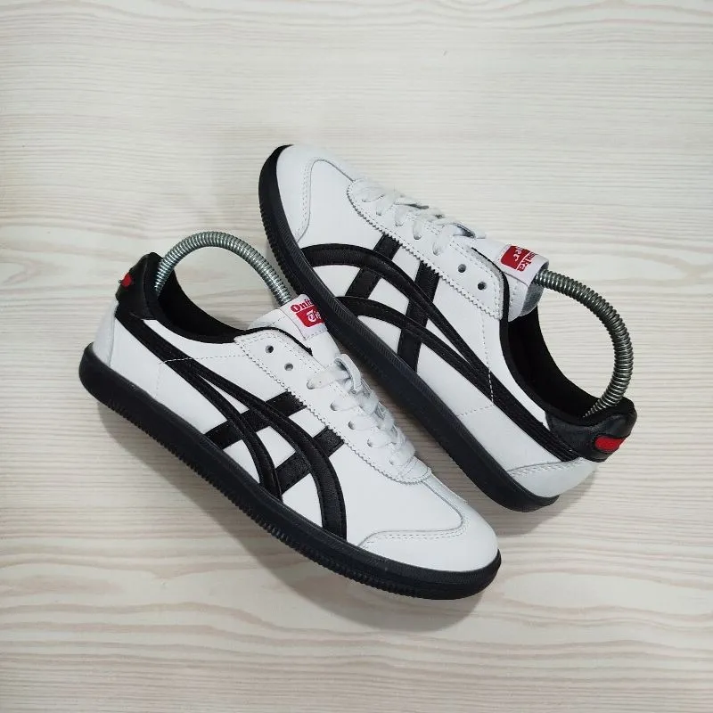Onitsuka Tiger Casual Sneakers Pria white black photo 1