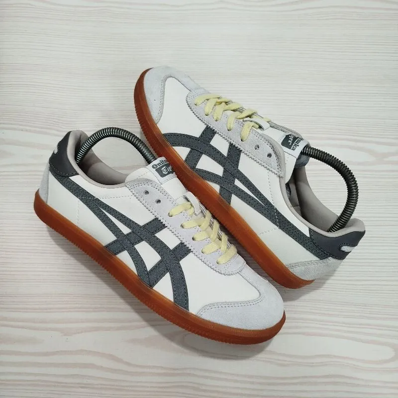 Onitsuka Tiger Casual Sneakers Pria brown gray photo 1