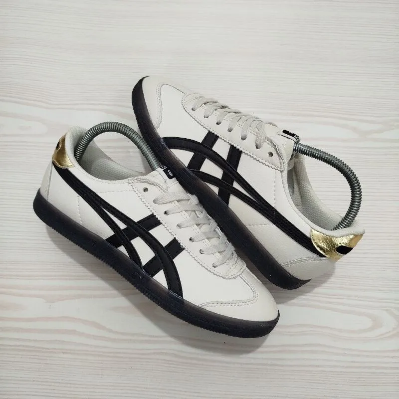 Onitsuka Tiger Casual Sneakers Pria white black photo 1