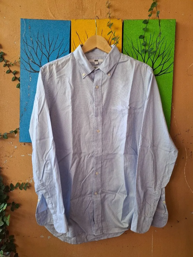 Uniqlo Minimalist Casual Formal shirt Pria blue photo 1