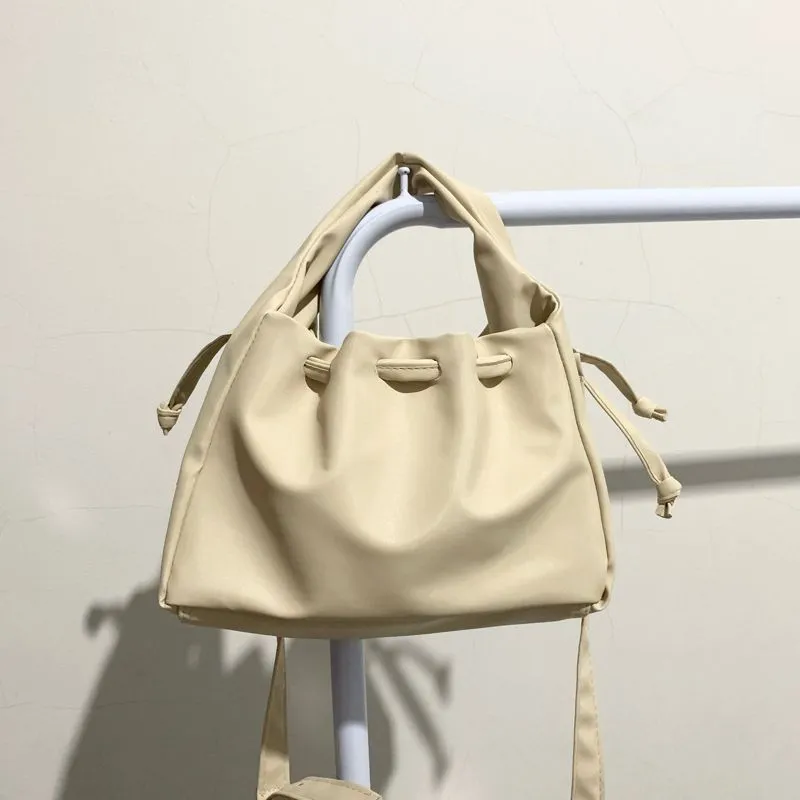 Coquette Casual Handbag Wanita black cream photo 1