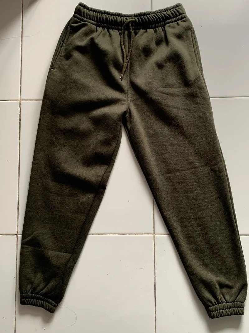Minimalist Sweatpants & Joggers Wanita green photo 1