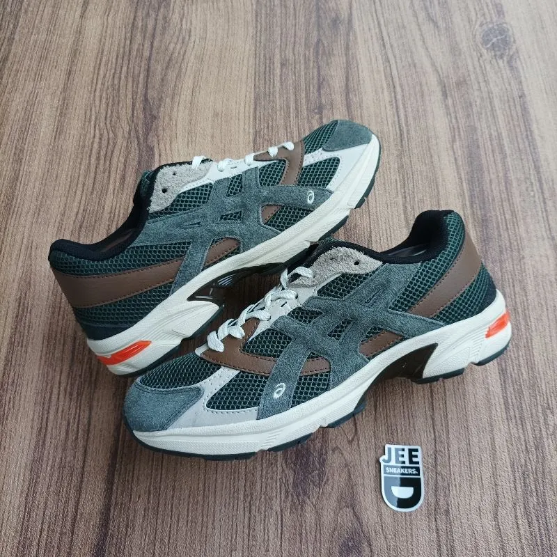 Asics Casual Sneakers Pria green gray photo 1