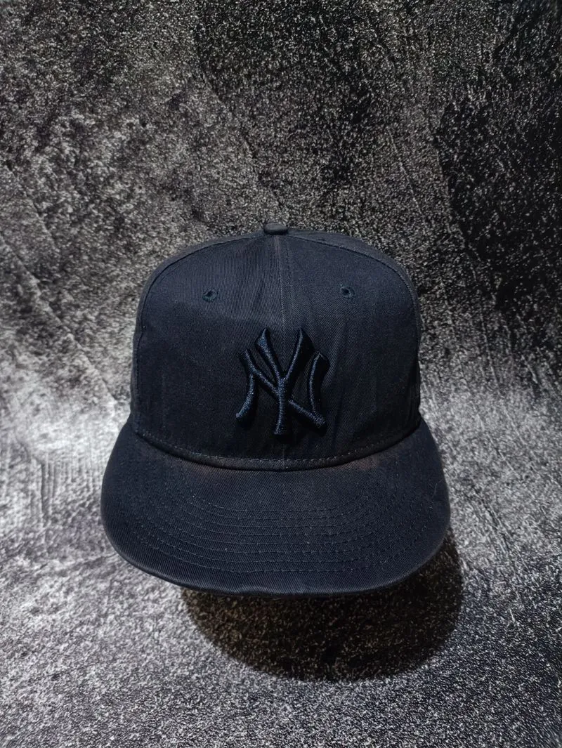 New Era Hat Pria black photo 1