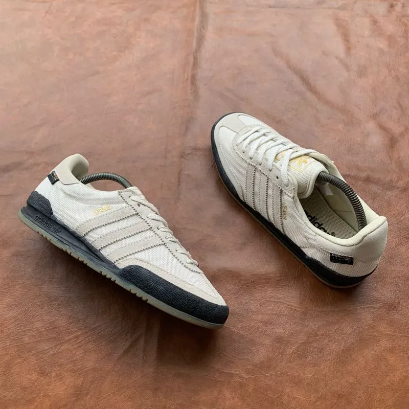 Adidas Streetwear Sneakers Pria tan black photo 1