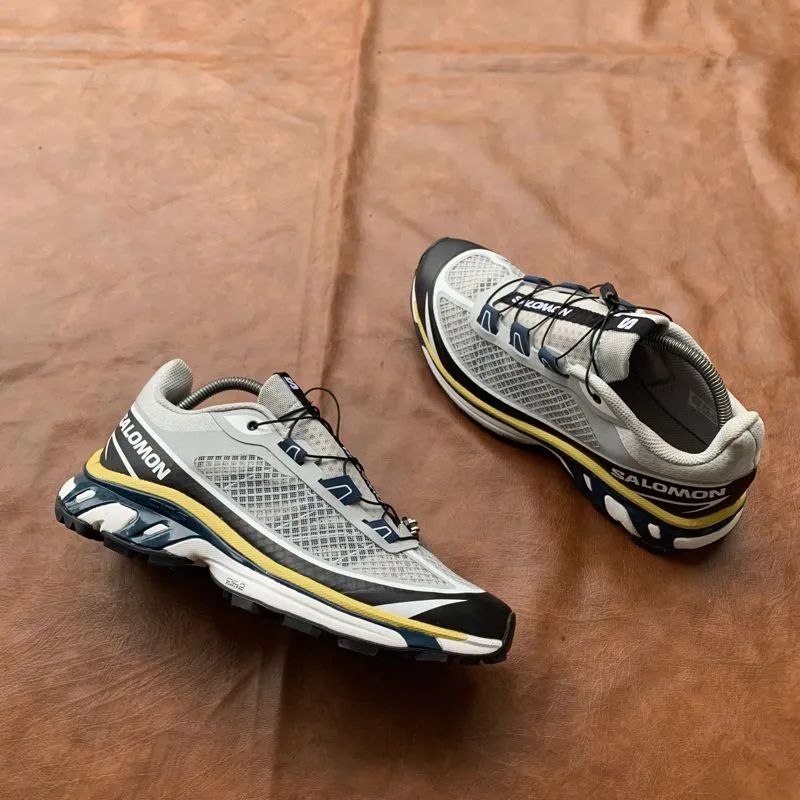 Salomon Gorpcore Sneakers Pria silver white photo 1