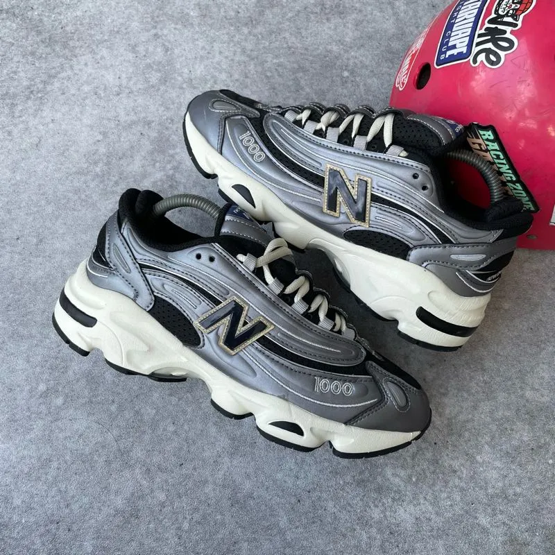 New Balance Gorpcore Casual Sneakers Pria black gray photo 1
